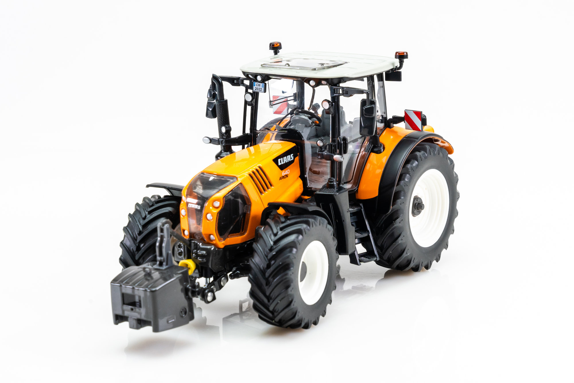 Wiking Claas Arion 430 traktor homlokrakodóval fém modell (1:32