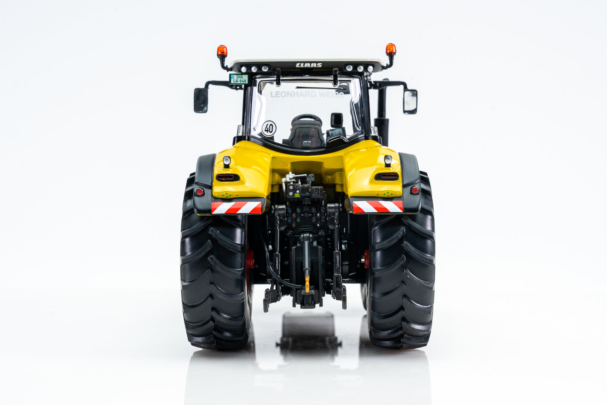 Claas Axion 930 Construction 'Leonhard Weiss' | Modelsnavigator.com