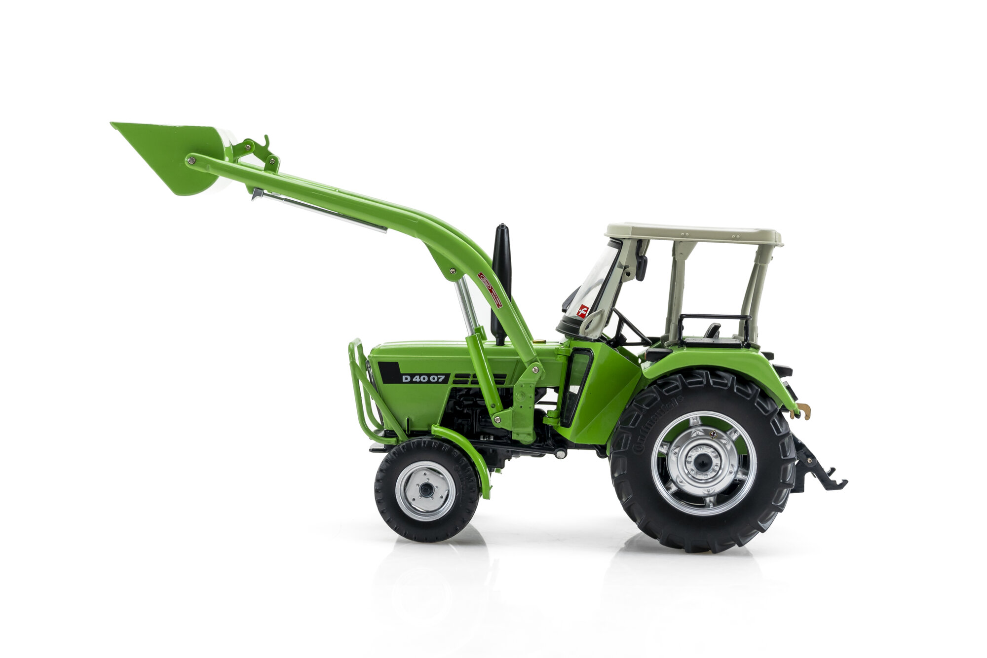 DEUTZ-FAHR D40 07 with front loader | Modelsnavigator.com