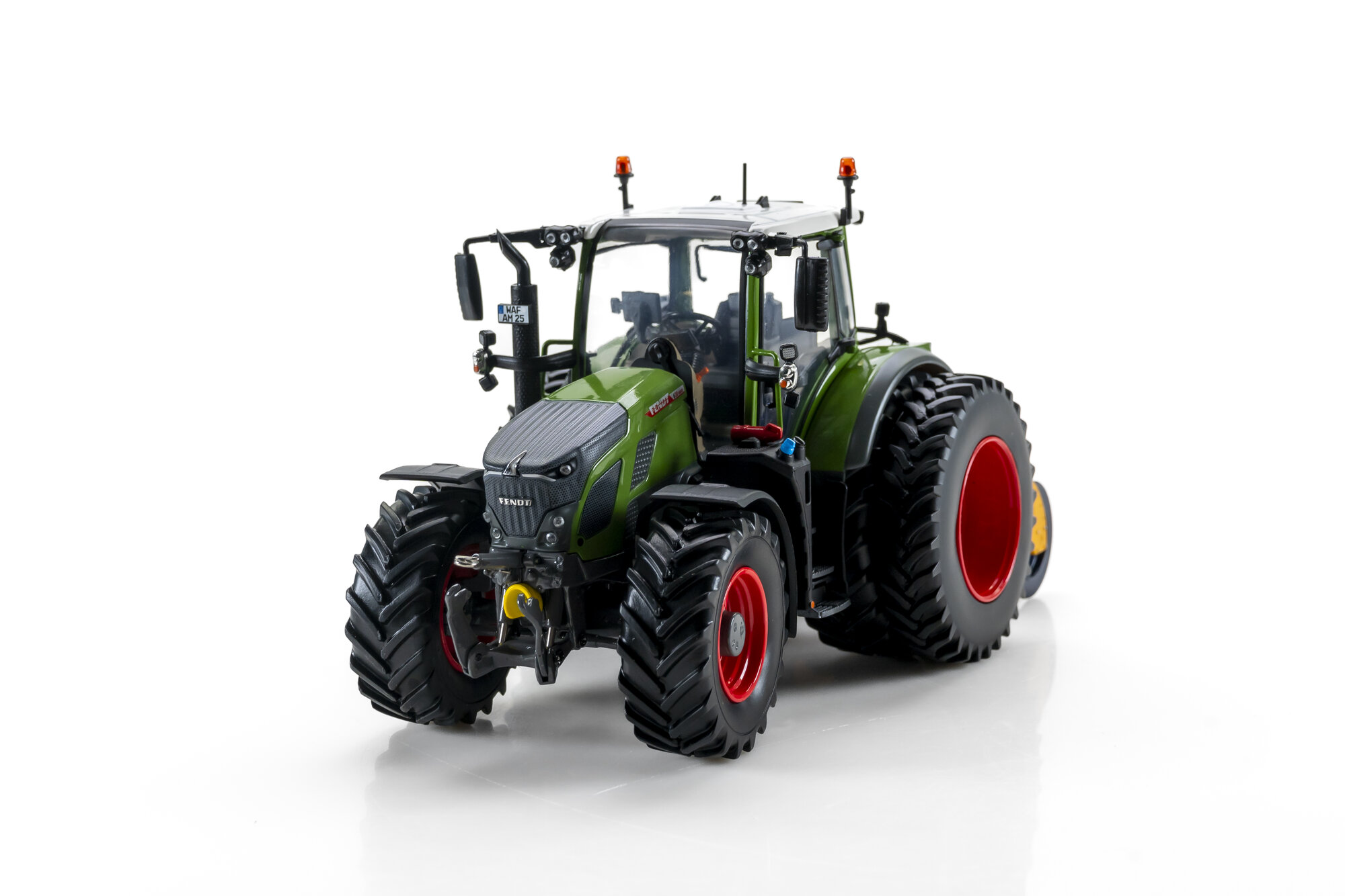 UNIVERSAL HOBBIES, FENDT 620 Vario, échelle 1/32, UH6666