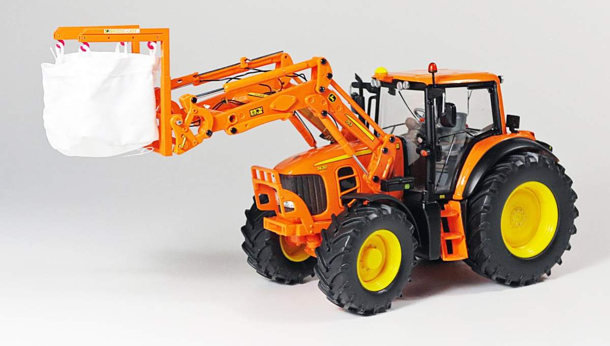 JOHN DEERE 7430 with 753 front loader 