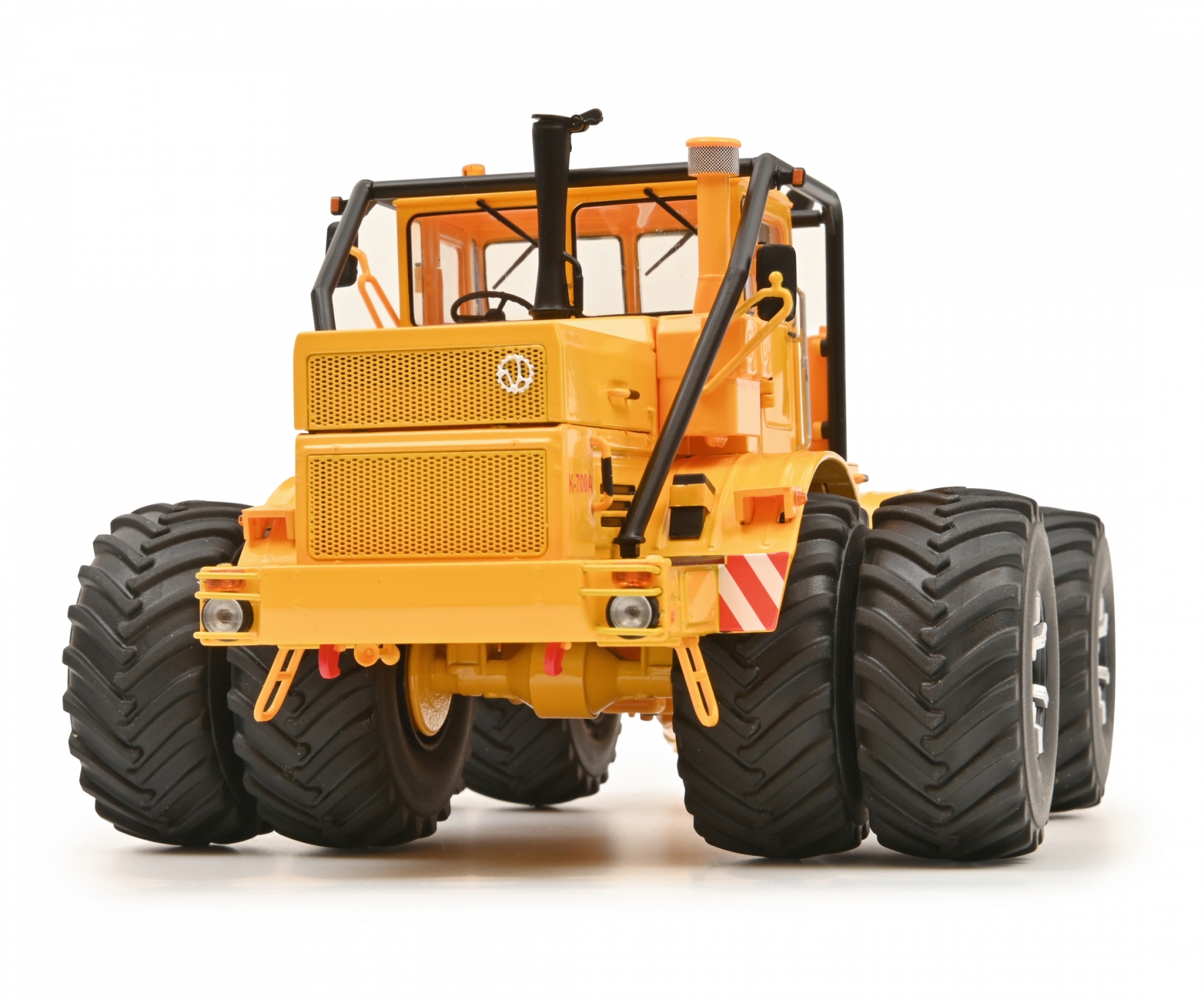 シュコー Schuco 450784500 1/32 Kirovets K700 dbl tires