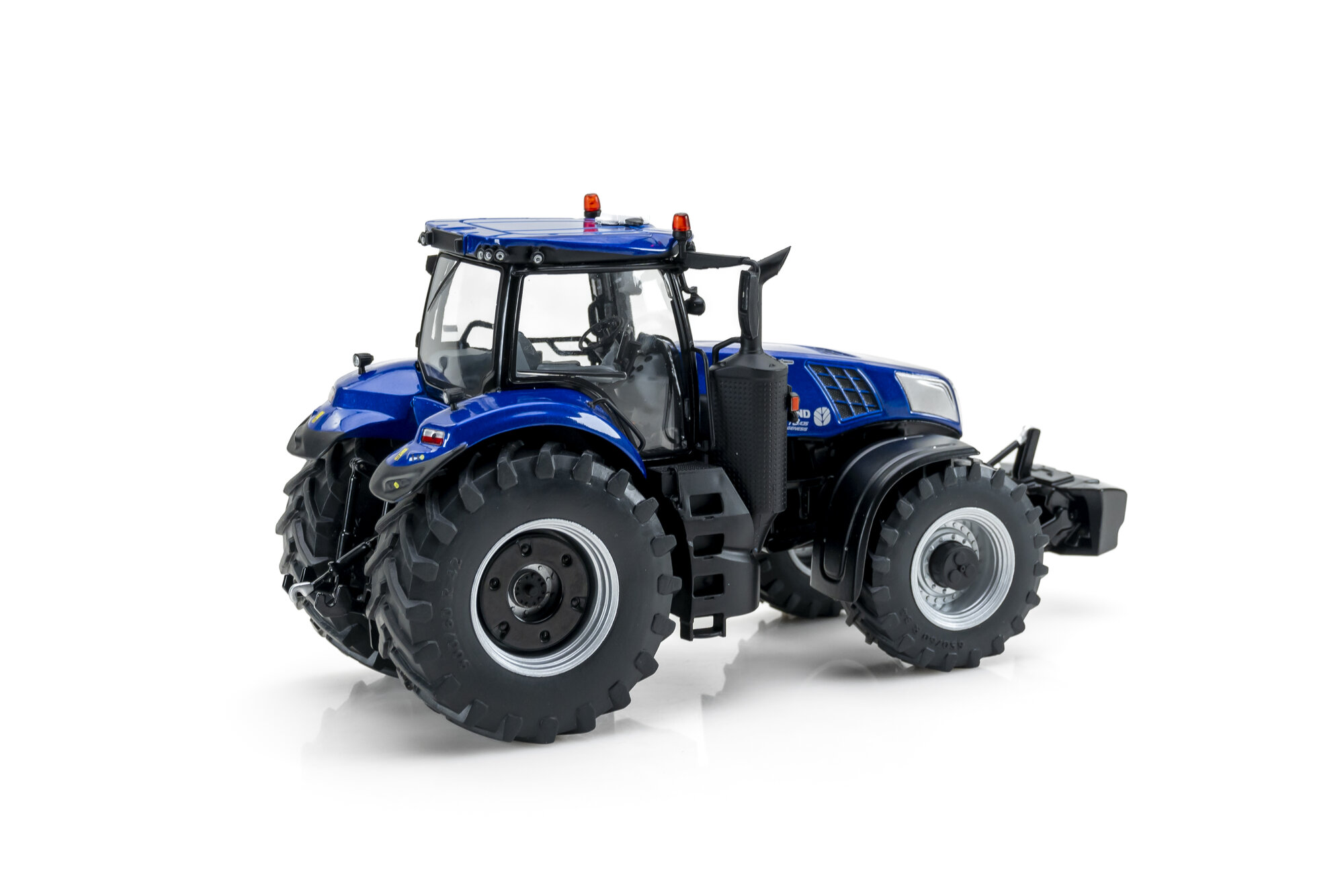 New Holland T8.435 Genesis Blue Power | Modelsnavigator.com