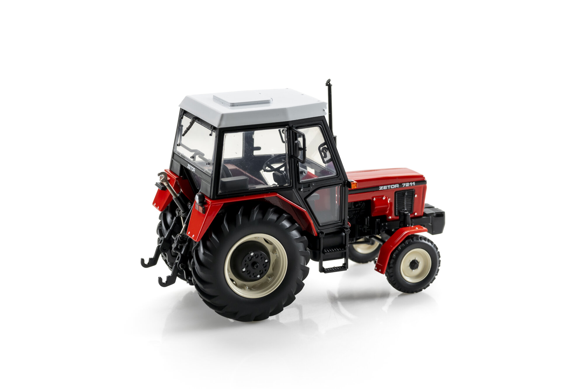 カー Zetor 7211 - 2WD | Modelsnavigator.com