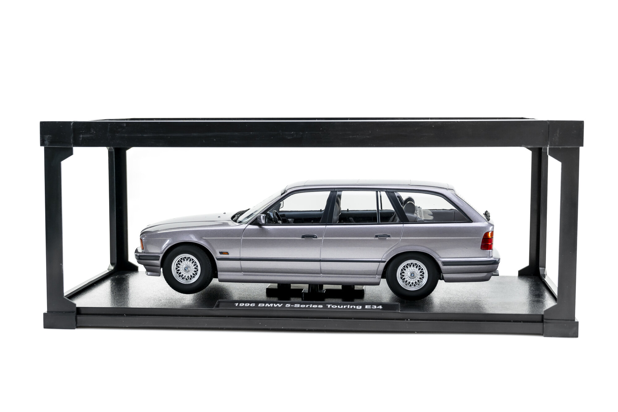 BMW 5-Series E34 Touring 1996 | Modelsnavigator.com