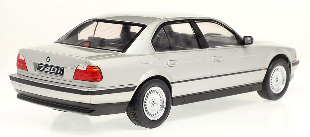 BMW - 7-SERIES 740i (E38) 1994 metallic silver