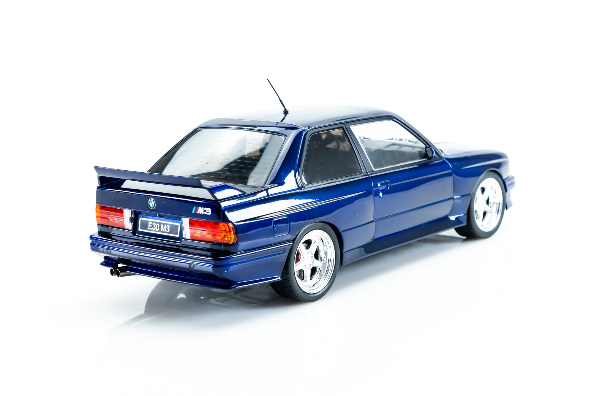 BMW M3 (E30), blue, 1989 | Modelsnavigator.com