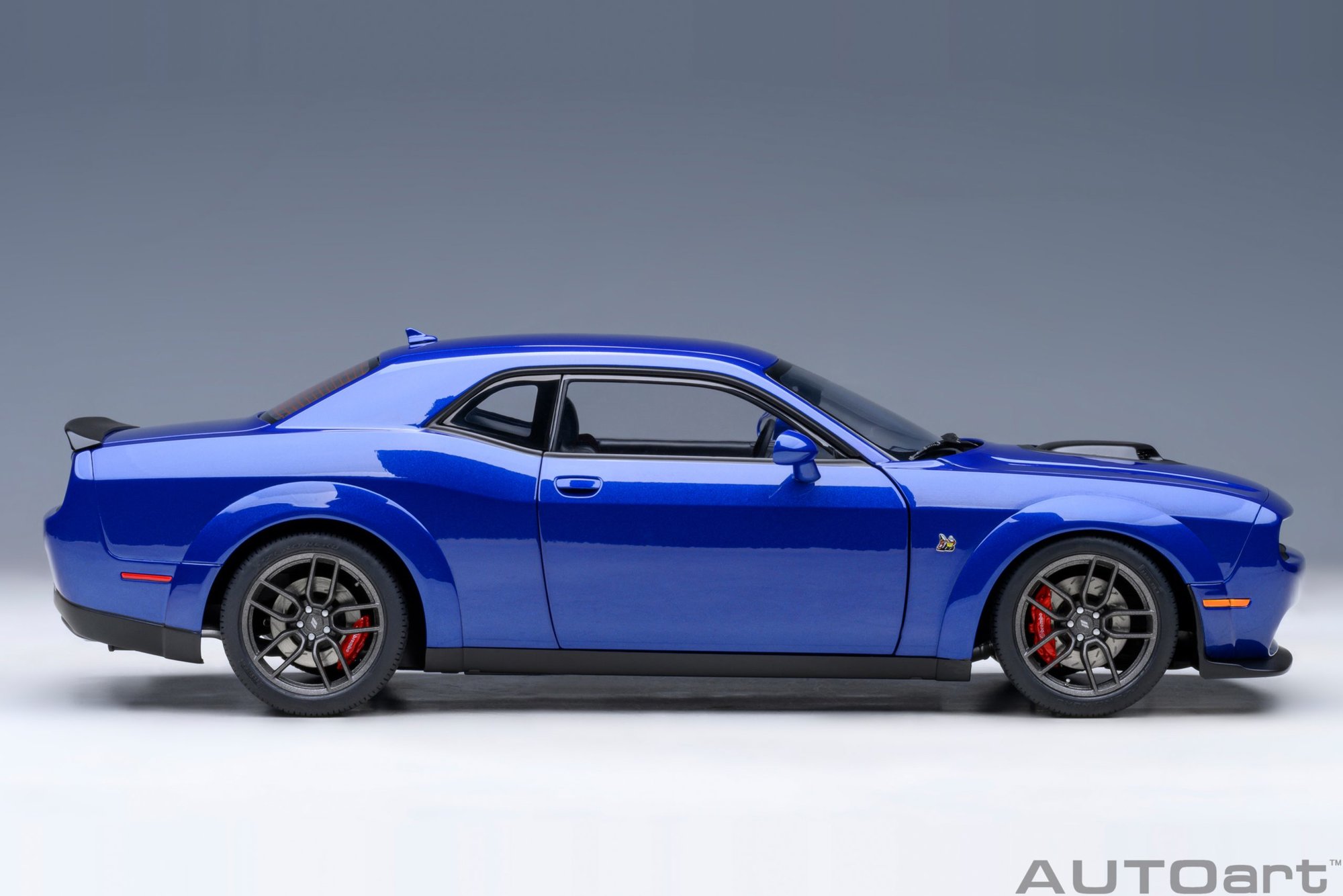 人気ブランドからコーディネートを探す CHALLENGER DODGE R/T BLUE 2022 WIDEBODY PACK SCAT 乗用車