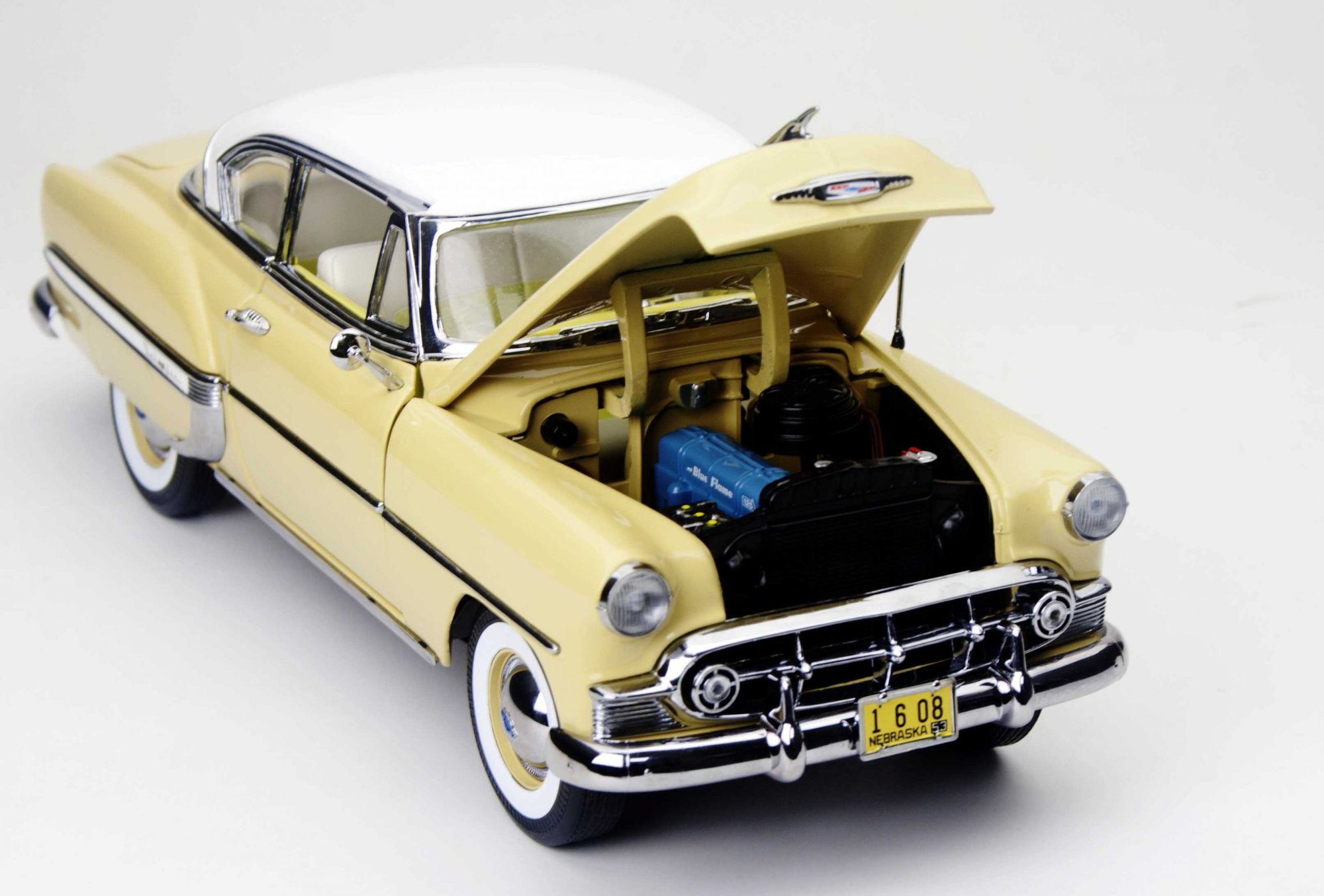 Chevrolet Bel Air 1953 Rouge Et Blanc - Modèle Réduit 1/18 Sun Star - Die-cast Métal