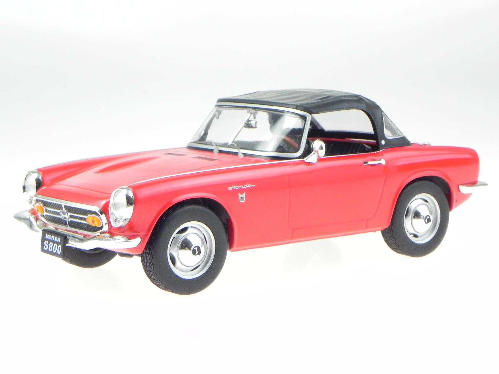 HONDA - S800 SPIDER SOFT-TOP CLOSED 1966 - RED HONDA - S800 SPIDER SOFT-TOP CLOSED 1966 - RED