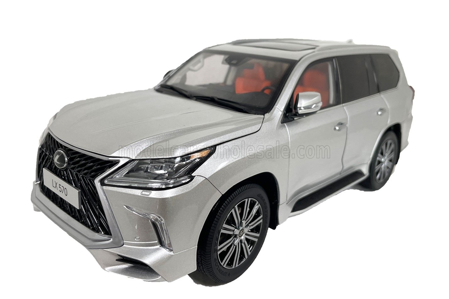 レクサス LX570 1/24 ホワイト レクサス LX570 1/24 ミニカー 全5色 ライト点灯 エンジン