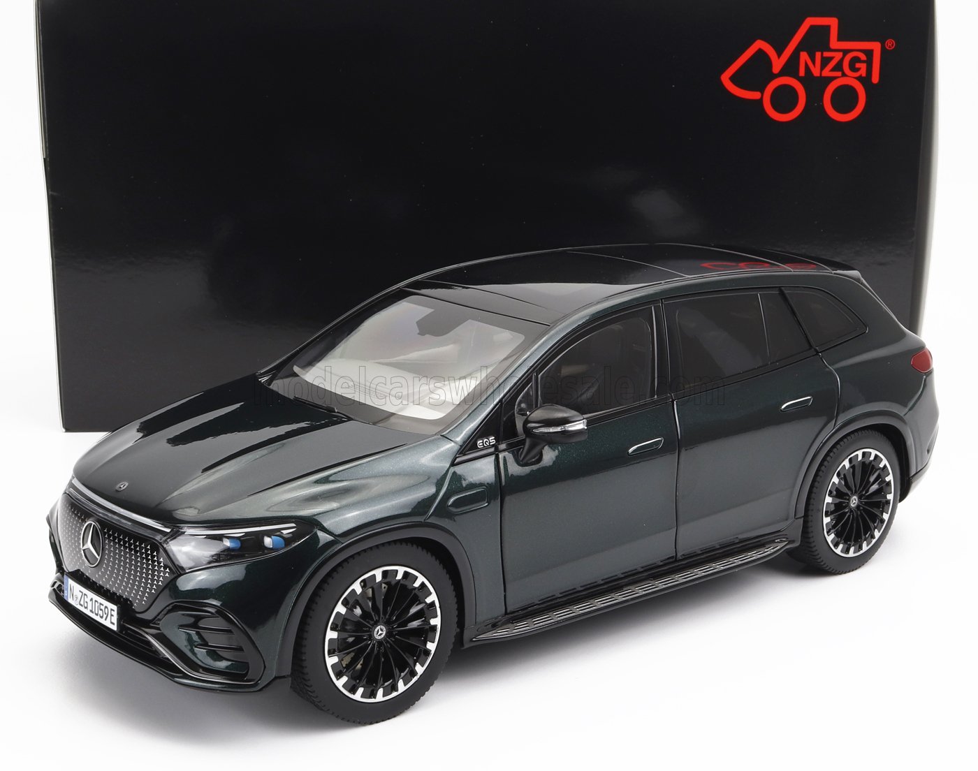 MERCEDES BENZ EQS SUV (X296) AMG 2022 | Modelsnavigator.com