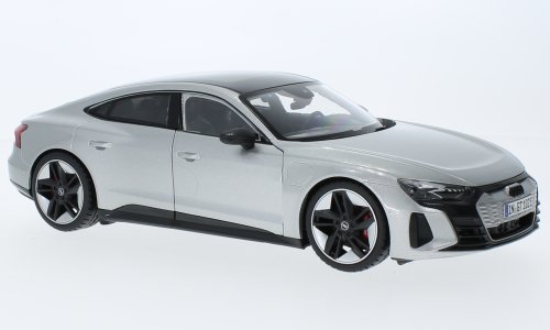ブラゴ 1/18 アウディ RS e-tron GT 2022 シルバー