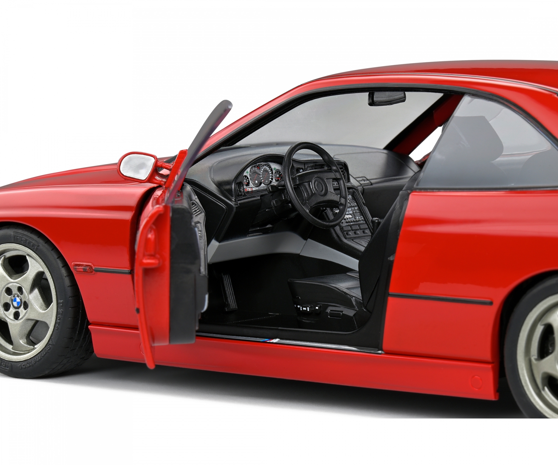 BMW 850 CSI V12 Revell 1/18 Red Presentation and Review