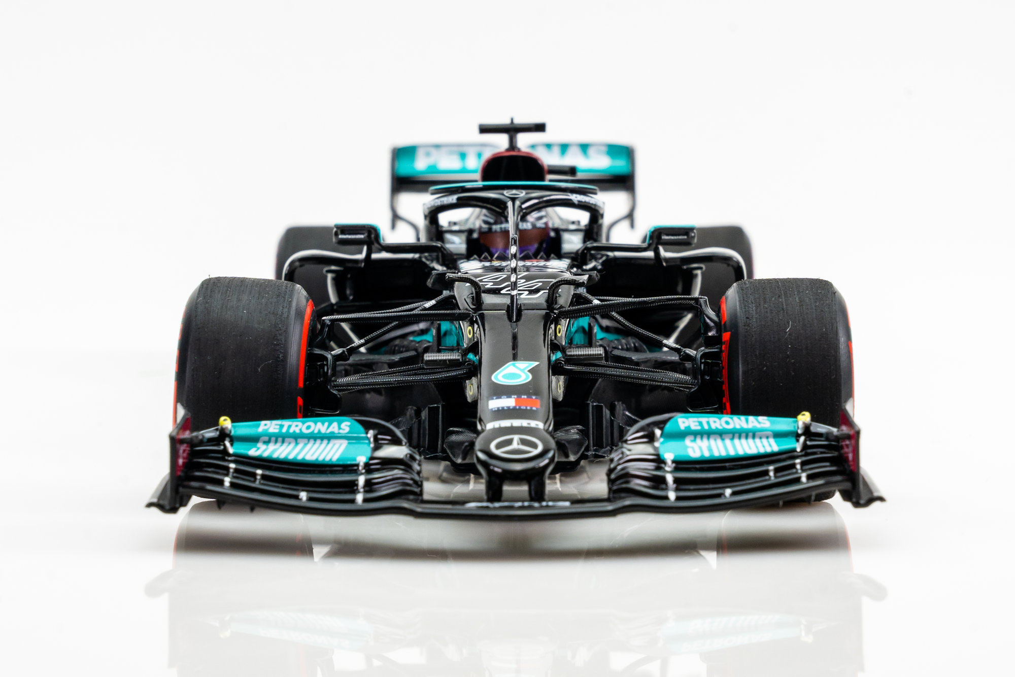 Spark Model S7660 Mercedes-AMG Petronas Formula One Team #44