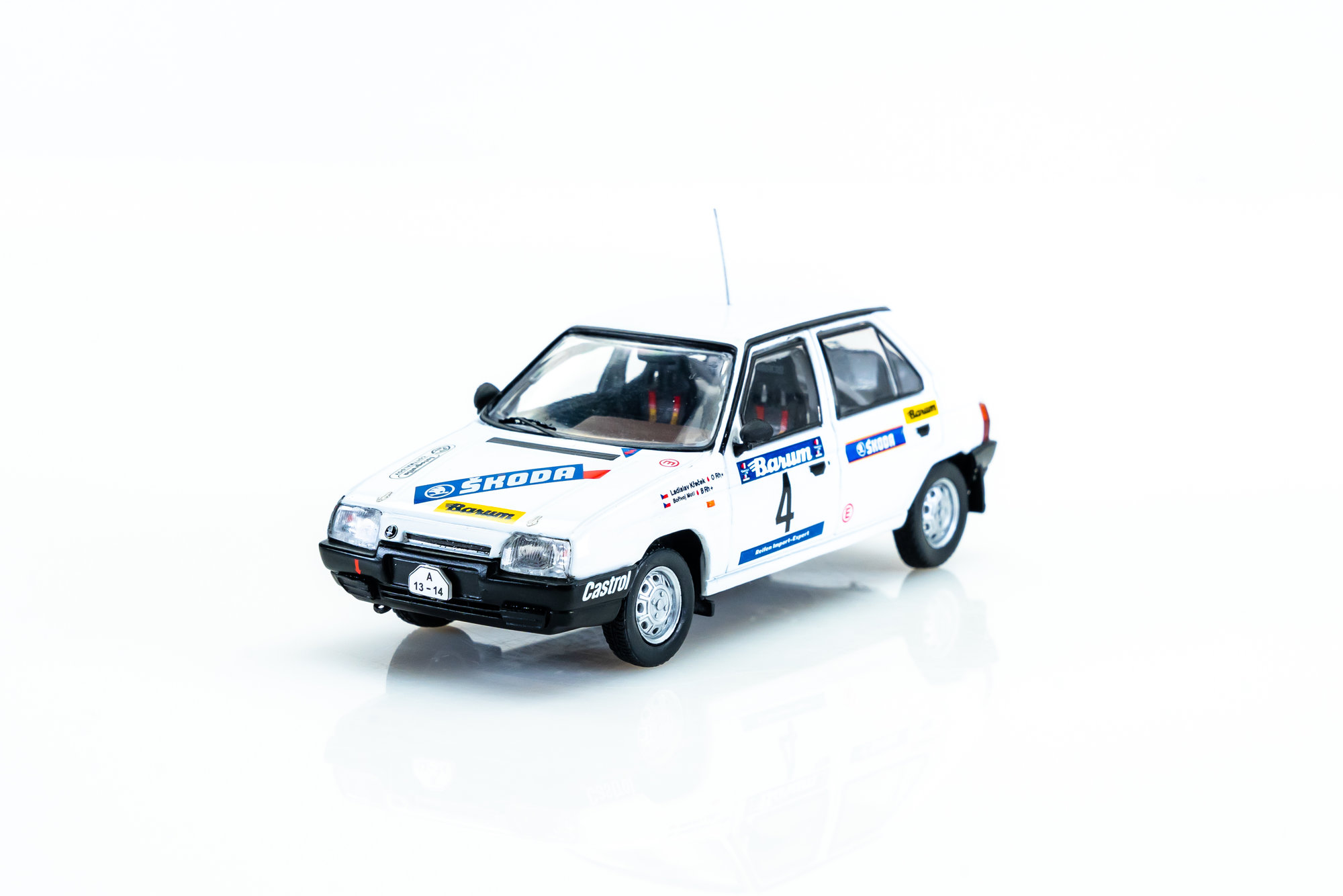 IXO 1/43 – SKODA FAVORIT 136 L – Rallye Valasska Zima 1989 (RAC407A) – Miniature Neuve