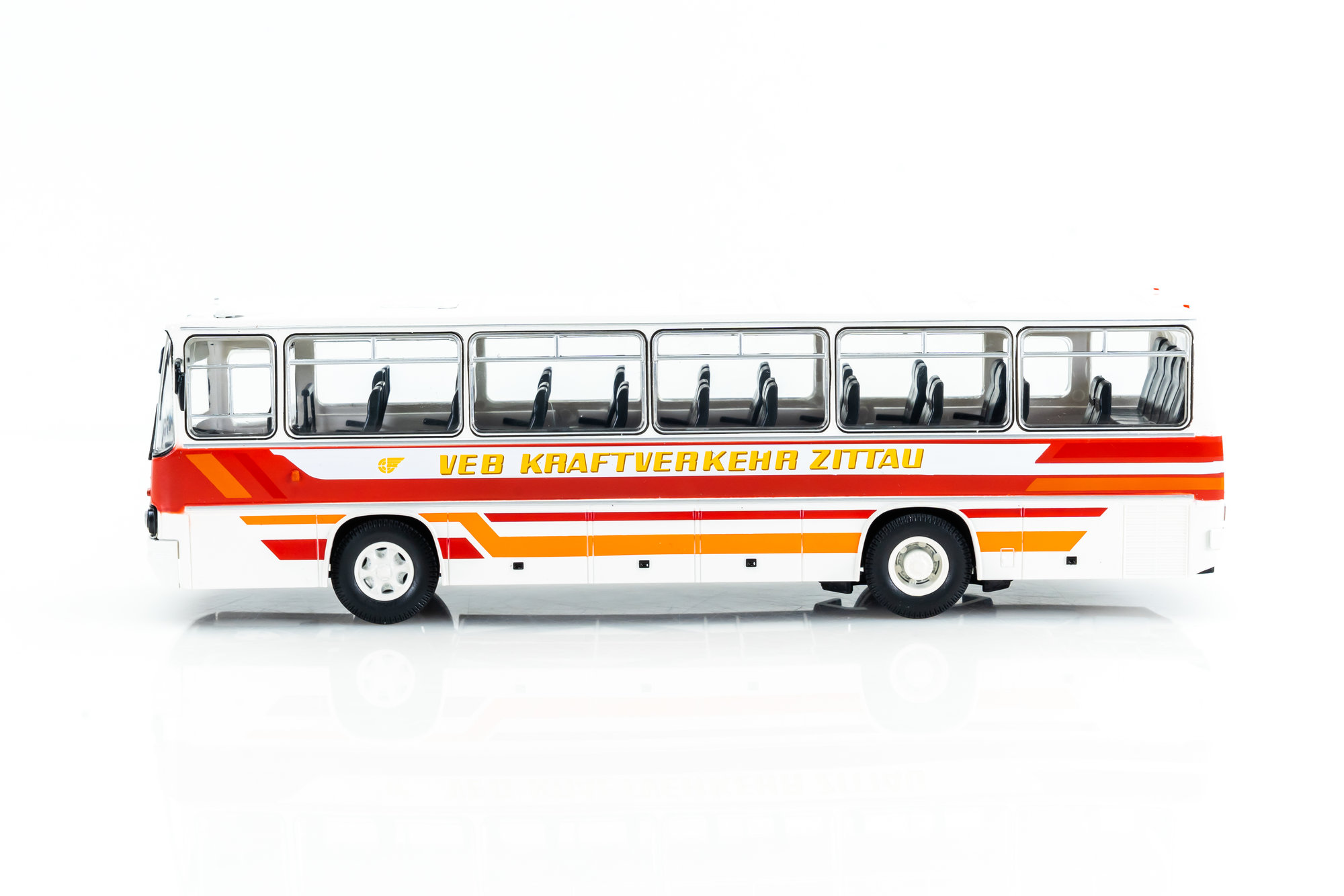 ミニカー　1/43 Ikarus 256 モーターバス ツィッタウ(ホワイト×レッド) [PCS47125] Ikarus 256 モーターバス ツィッタウ ホワイト/レッド (ミニカー