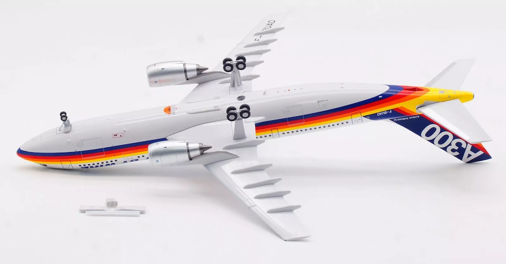 Maquette AIR FRANCE AIRBUS A220-300 en Métal au 1/200 F-HZUF Saint