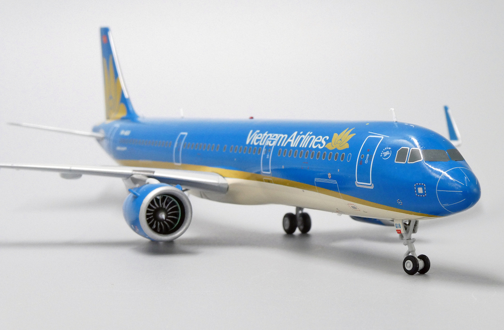 商談品‼️Vietnam Airlines Airbus A321 1/200 ScaleModelStore.com :: JC Wings 1:200 - LH2420 - Vietnam