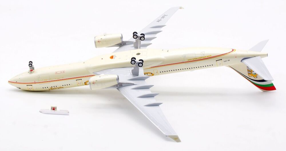 Airbus A330-300 Etihad Airways | Modelsnavigator.com Airbus A330-300 Etihad Airways | Modelsnavigator.com