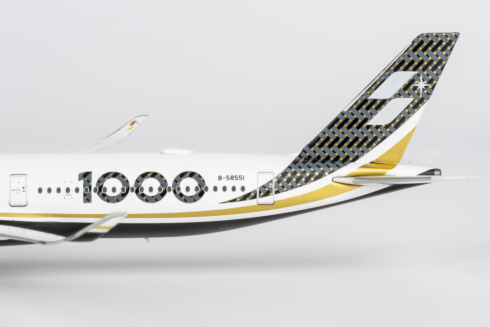 Airbus A350-1000 Starlux Airlines ULTIMATE | Modelsnavigator.com