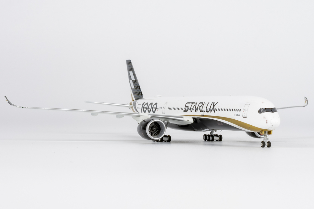 Airbus A350-1000 Starlux Airlines ULTIMATE | Modelsnavigator.com