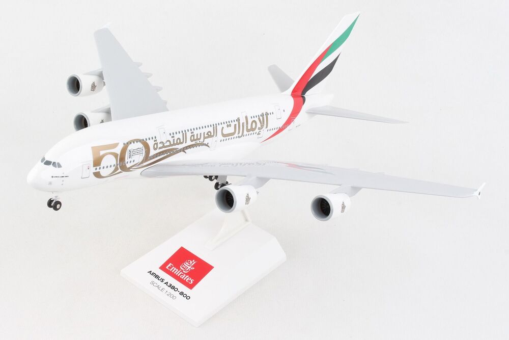 航空機・ヘリコプター Emirates Airbus A380-800 1:200 Emirates A380-800 Skymarks 1:200 Scale Model Review - YouTube