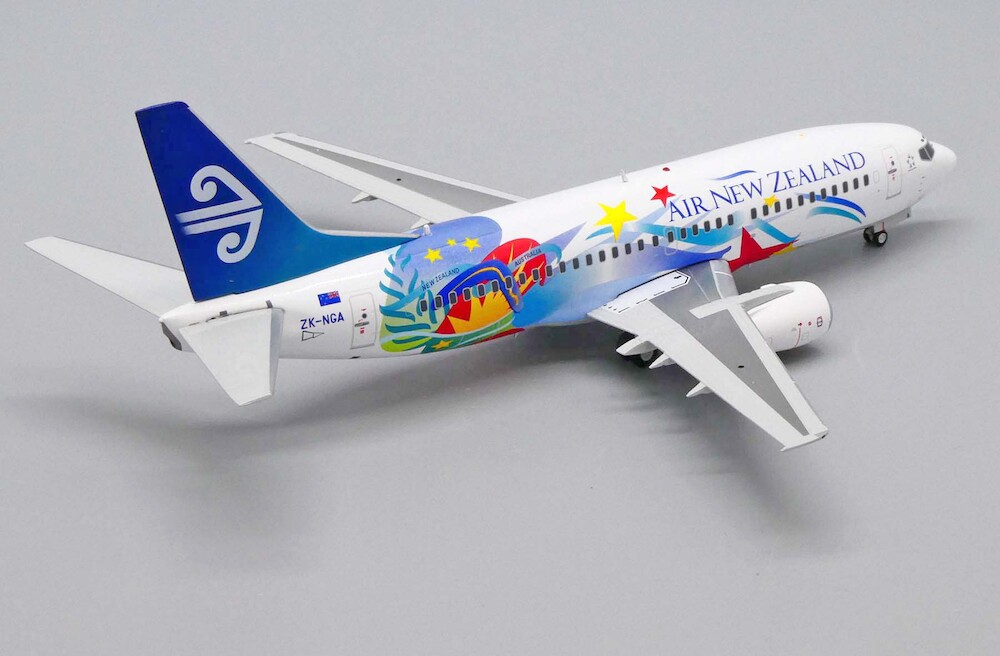 エイヤ 330px-Boeing_737-866,