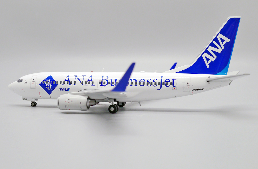 Boeing 737-700ER All Nippon Airways 