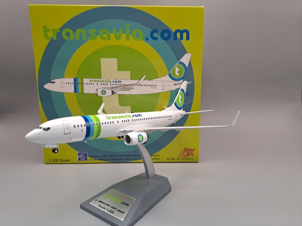 transavia Boeing 737 1/100モデル Transavia Scale 1-100 model Boeing B737-800 PH-TRA | The