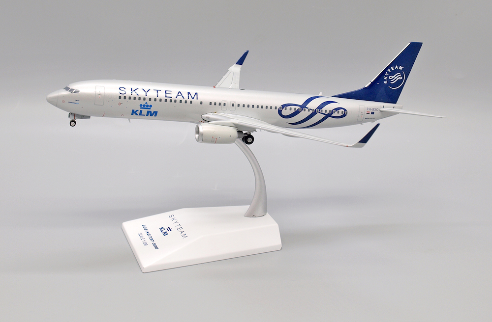 Boeing 737-700 