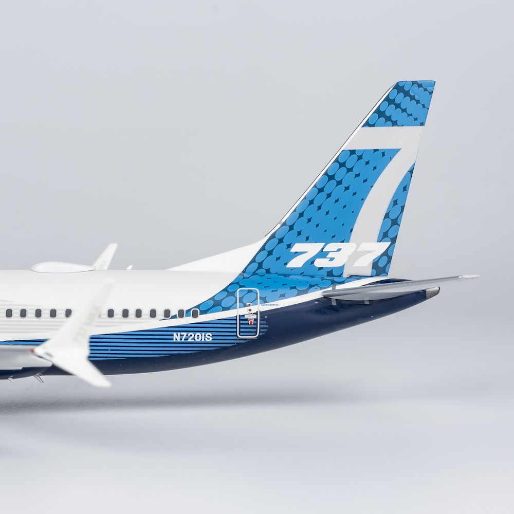 Amazon.com: Boeing Unified 737 MAX 10 1:200 Model : Arts