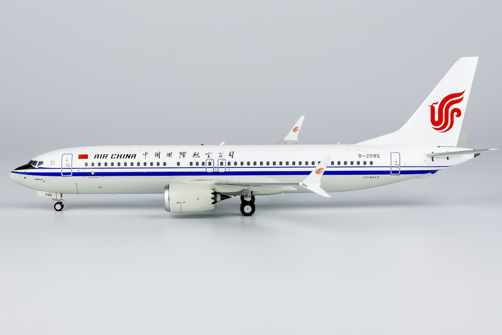 Air Canada 737 MAX 8 Desktop Model in 1/100 Scale — The