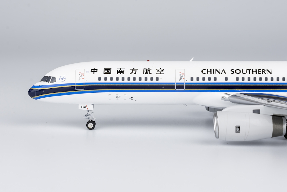 1/200 中国南方航空 B757 330px-中国南方航空B757.JPG
