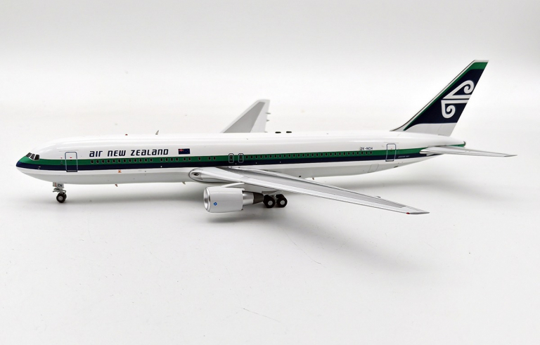 B767-300 ニュージーランド航空 1/200 INFLIGHT Boeing 767-300 Air New Zealand | Modelsnavigator.com