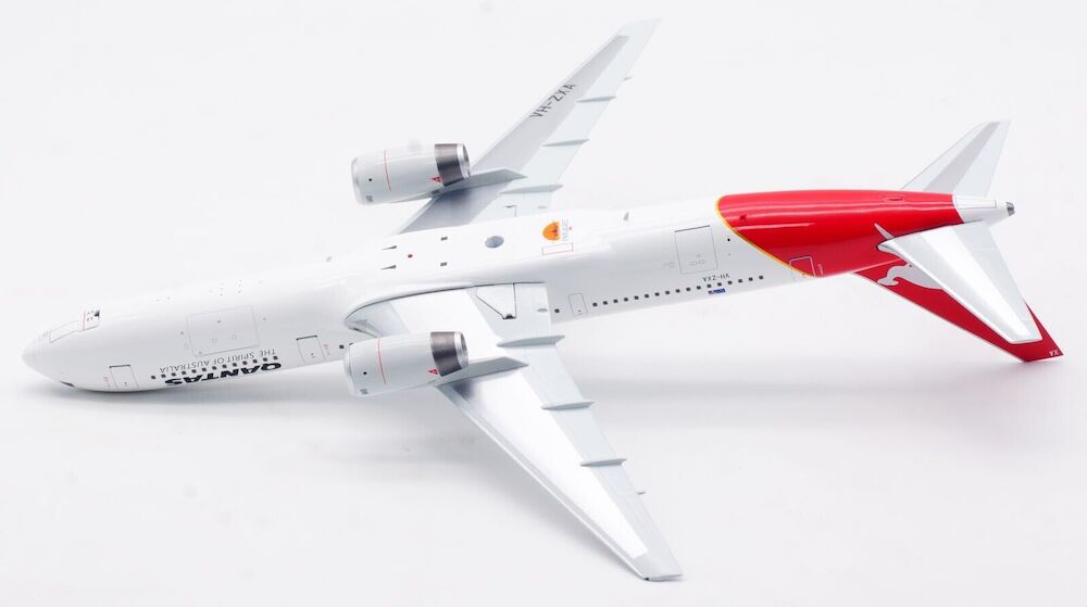 【人気商品！】 Boeing 767-300ER Qantas | Modelsnavigator.com 航空機・ヘリコプター