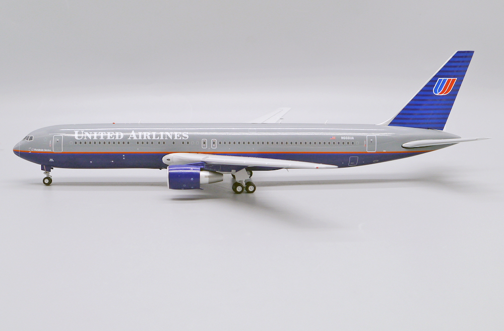 Boeing 767-300ER United Airlines 