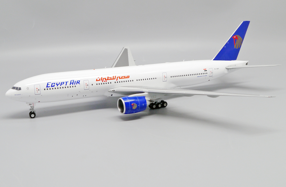 Boeing 777-200, Photos and Specifications
