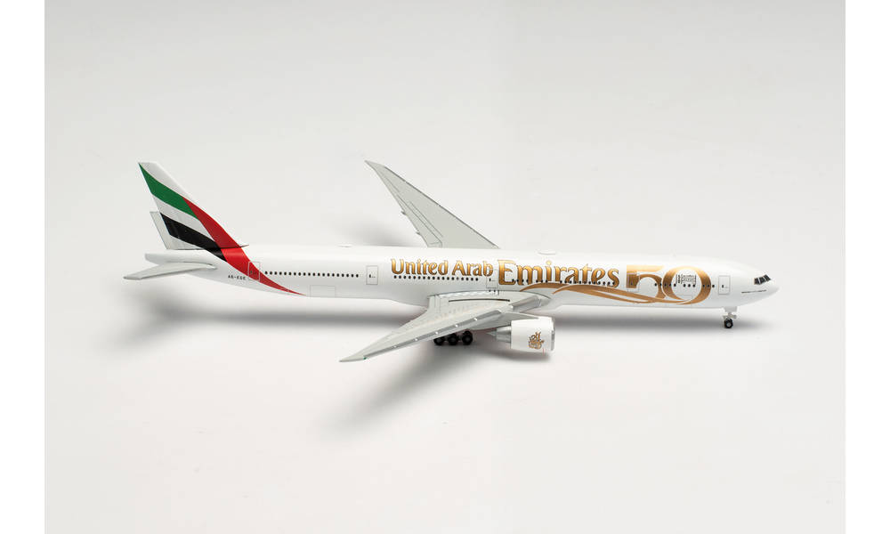航空機・ヘリコプター Emirates Boeing 777-300ER Emirates to Fly World's Largest Twin-Engine Cargo Jet