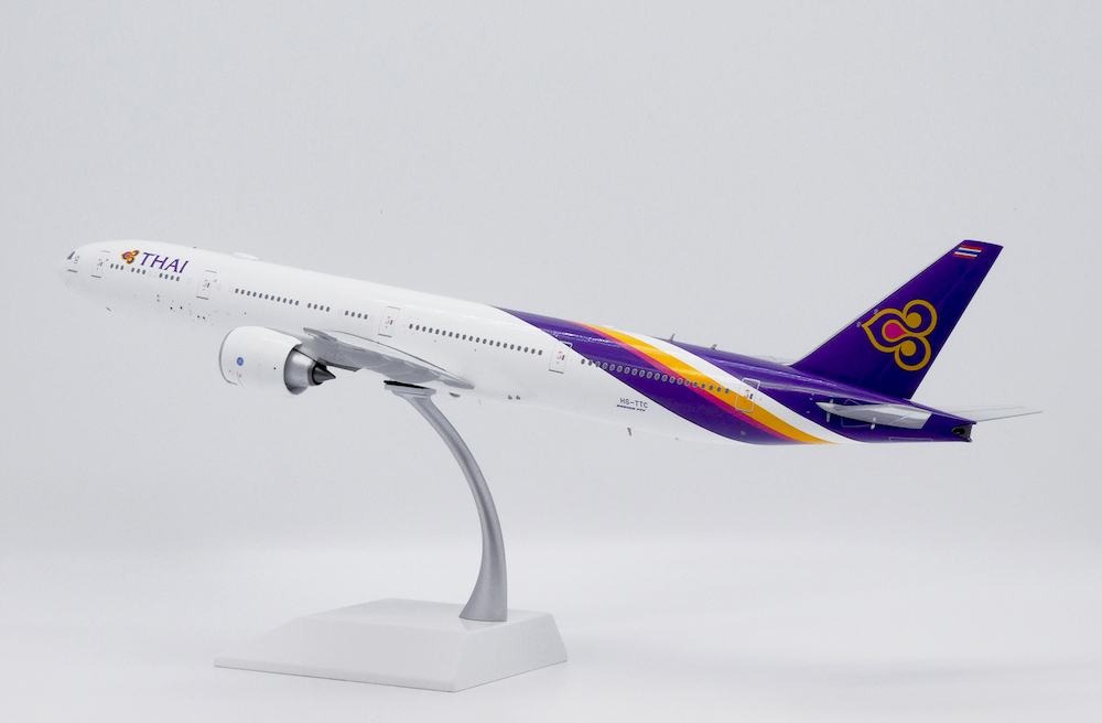 タイBOEING 777-300ER 1/200スケールモデル12236422 タイBOEING 777-300ER 1/200スケールモデル12236422 - メルカリ
