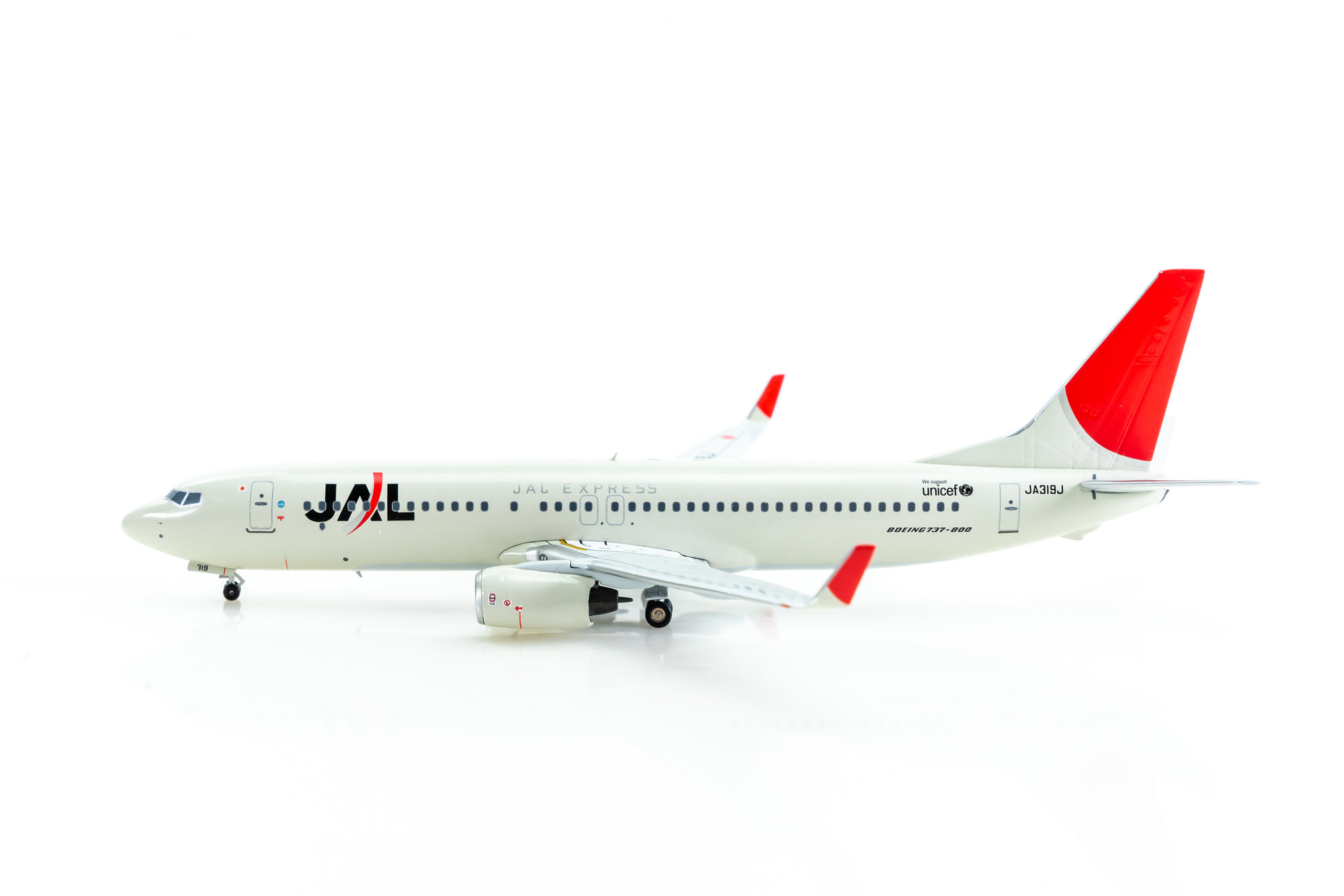 BOEING B737-800 JAL Expres 