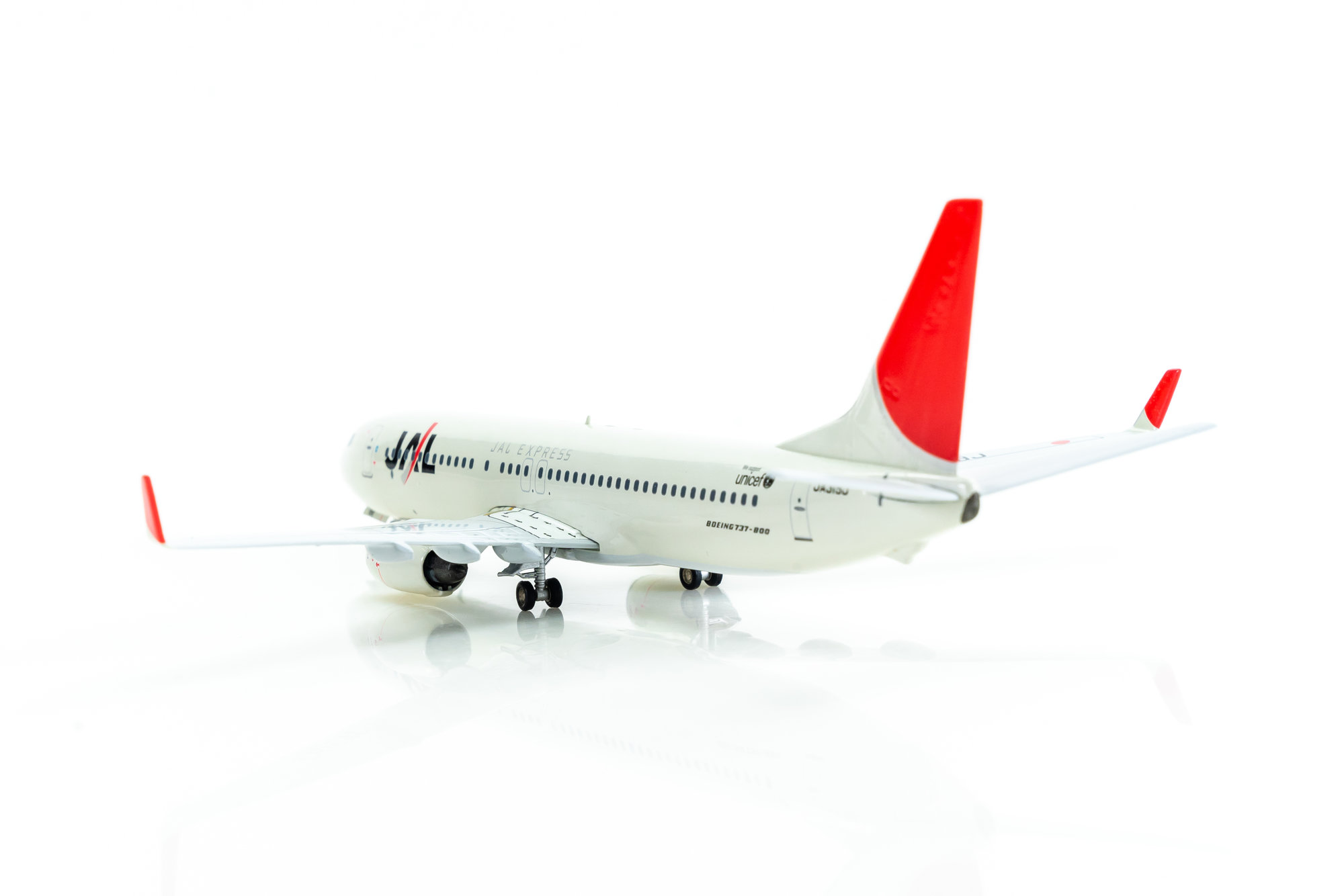BOEING B737-800 JAL Expres 
