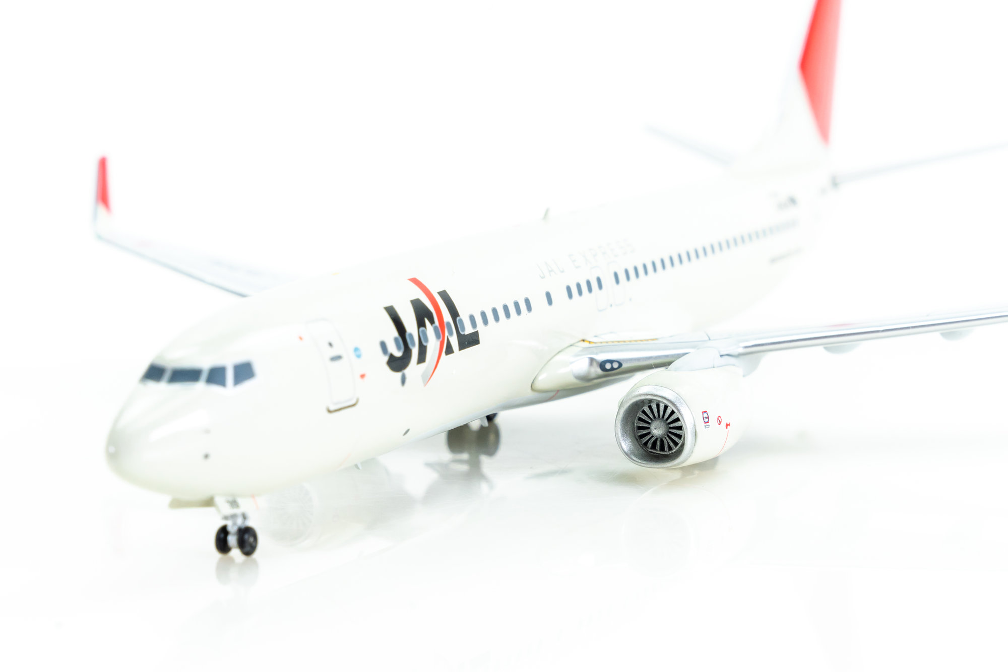 BOEING B737-800 JAL Expres 