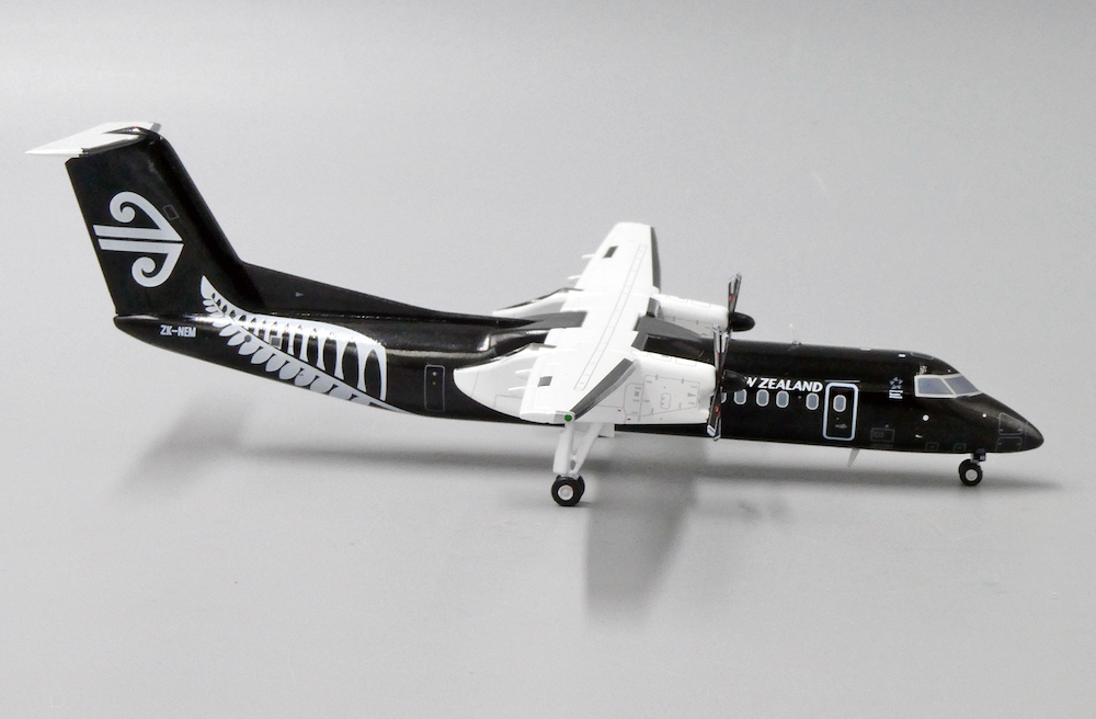 航空機・ヘリコプター BOMBARDIER DASH 8 Q300 AIR NEW ZEALAND Bombardier Dash 8-Q300 Air New Zealand | Modelsnavigator.com