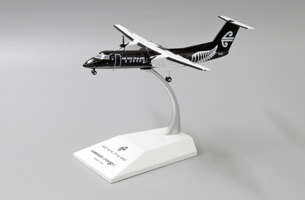 航空機・ヘリコプター BOMBARDIER DASH 8 Q300 AIR NEW ZEALAND 航空機・ヘリコプター BOMBARDIER DASH 8 Q300 AIR NEW ZEALAND