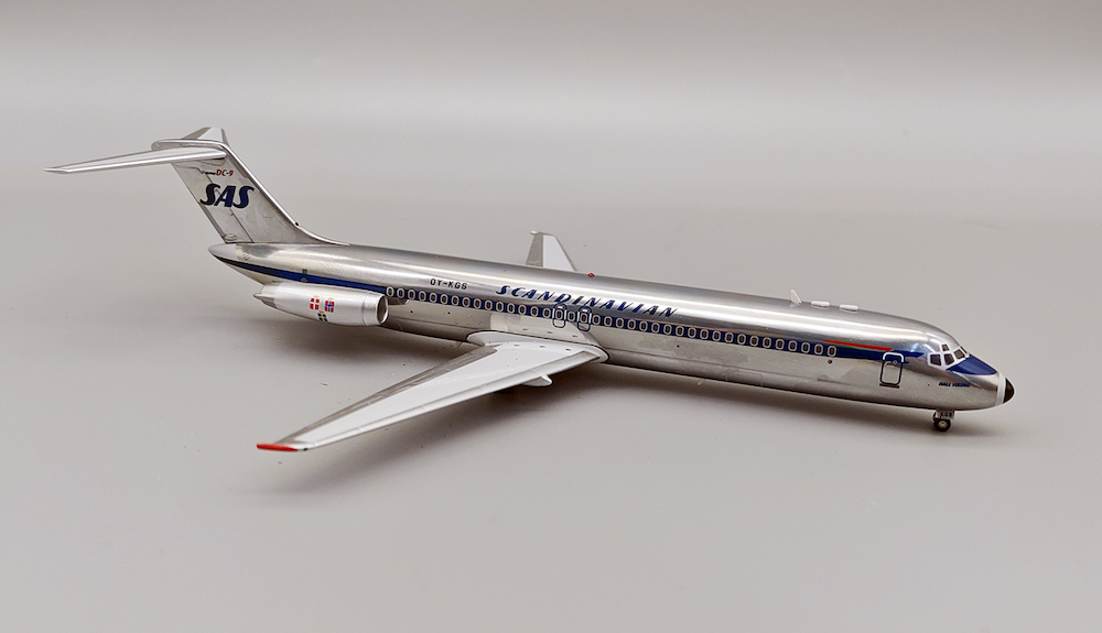 AMP Douglas Dc-9 /40 SAS, Swedeweys (1/144) AMP144-013