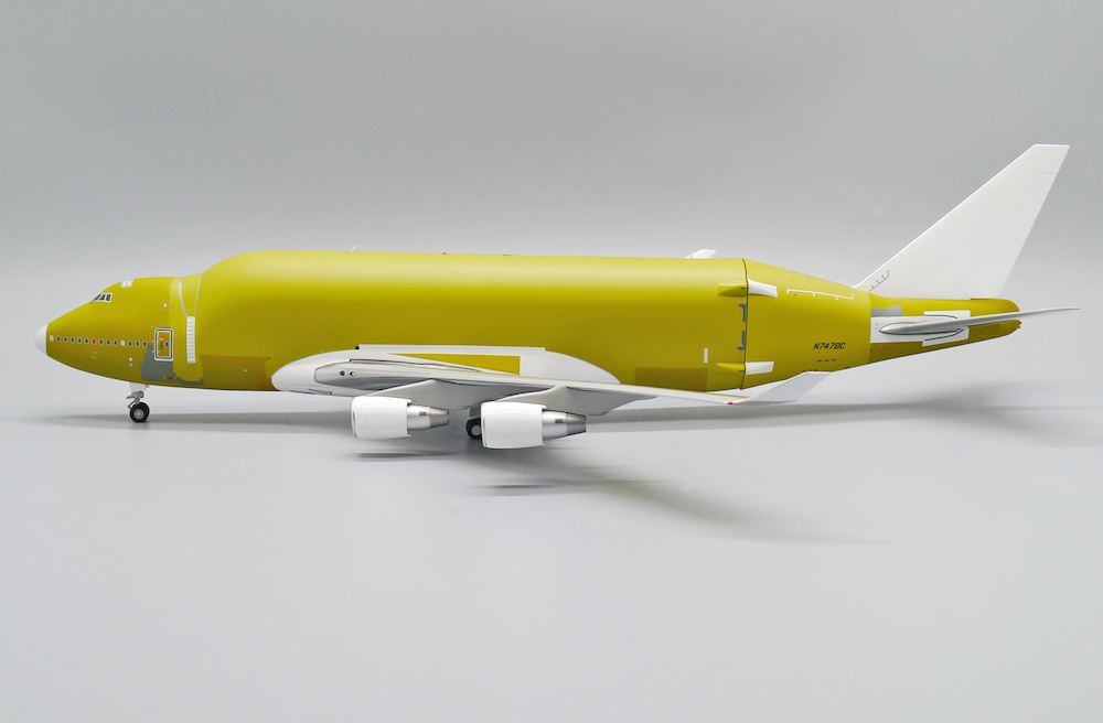 Avion Modèle Réduit Boeing 747-400 LCF Baremetal N747BC 1/200 JC Wings - édition Limitée Avec Support