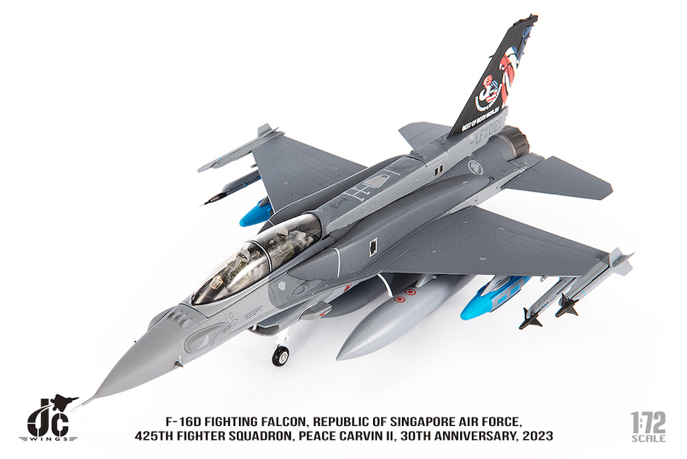 送料無料商品の通販 Republic Falcon Fighting F16D of 425th Force, Air Singapore 航空機・ヘリコプター