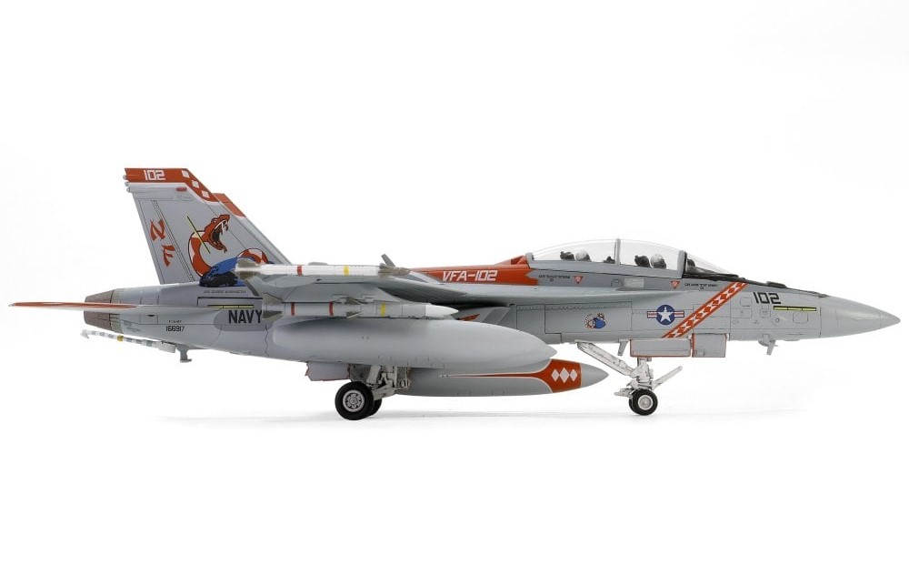 F18F Super Hornet USN Diamondbacks, NF102, NAS Atsugi