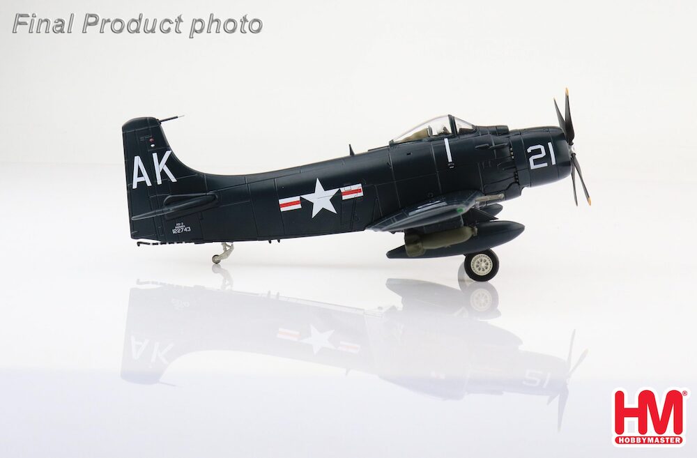 McDonnell Douglas AD-3 Skyraider, VMA-121, US Marines